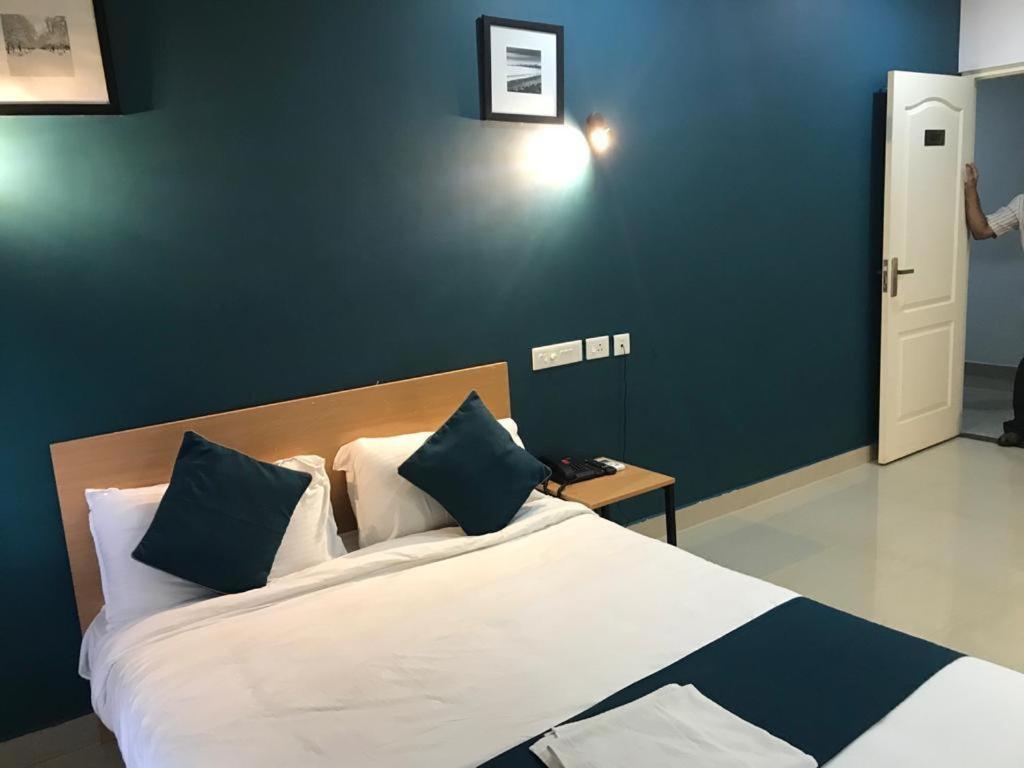 Empire Grande Suites Kochi ภายนอก รูปภาพ